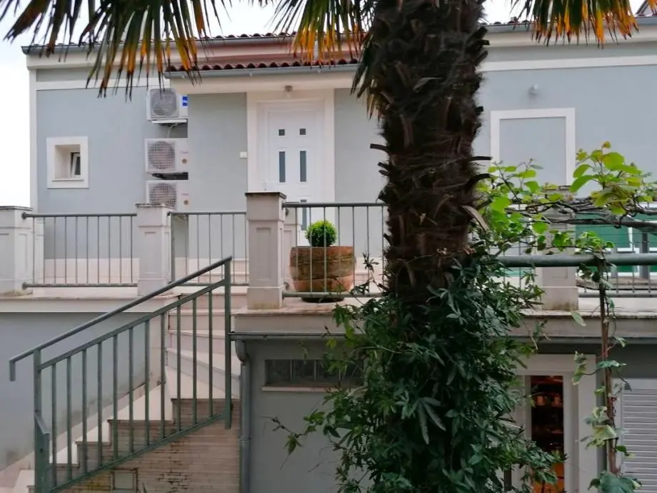 Listing Ad Image