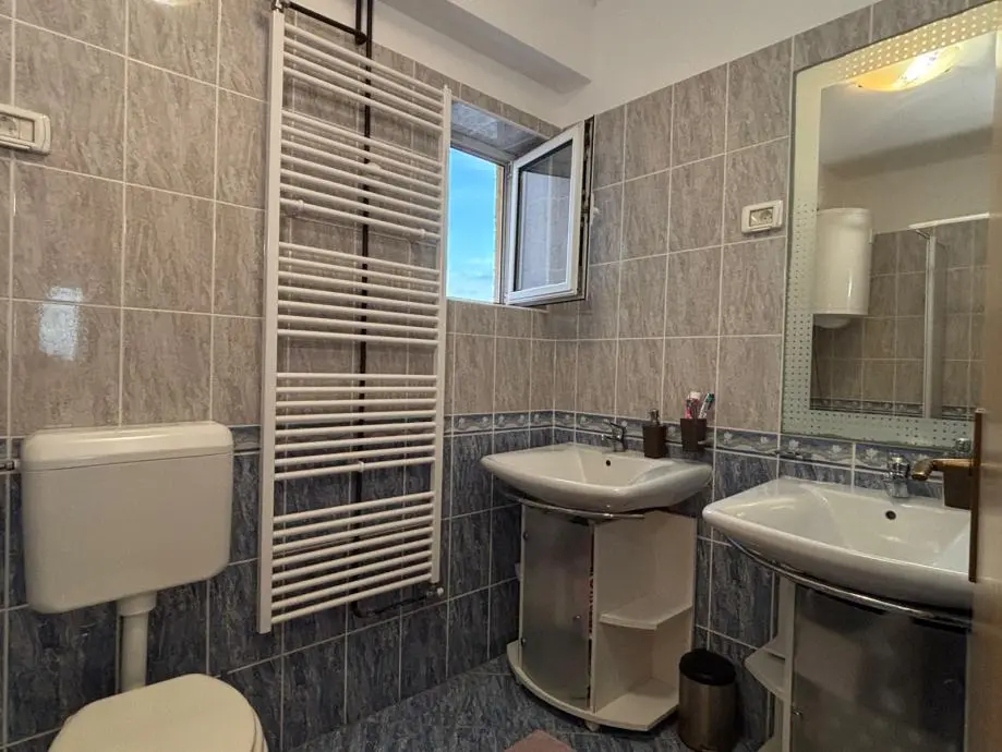 Listing Ad Image