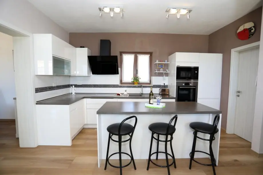 Listing Ad Image