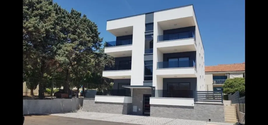 Listing Ad Image