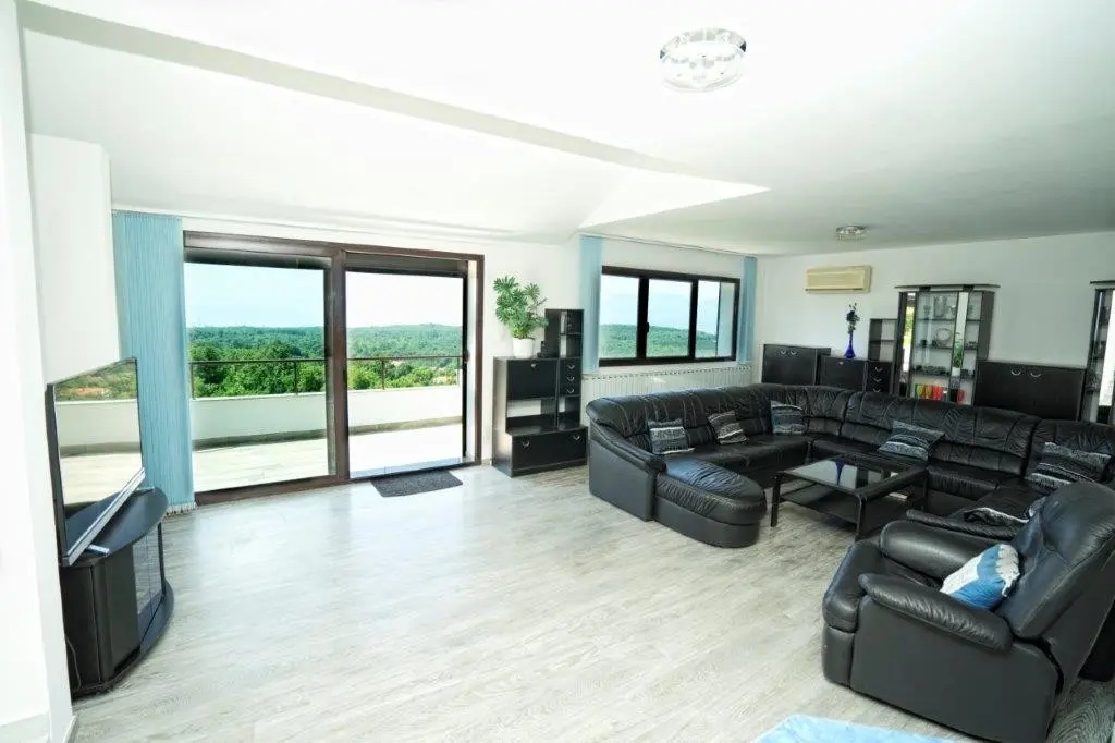 Listing Ad Image