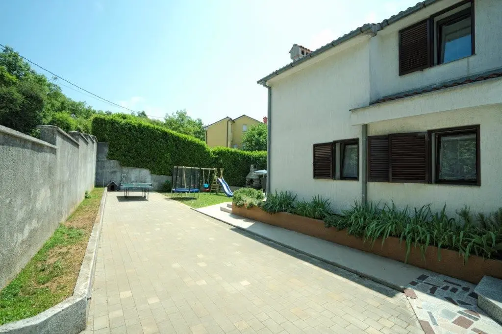 Listing Ad Image