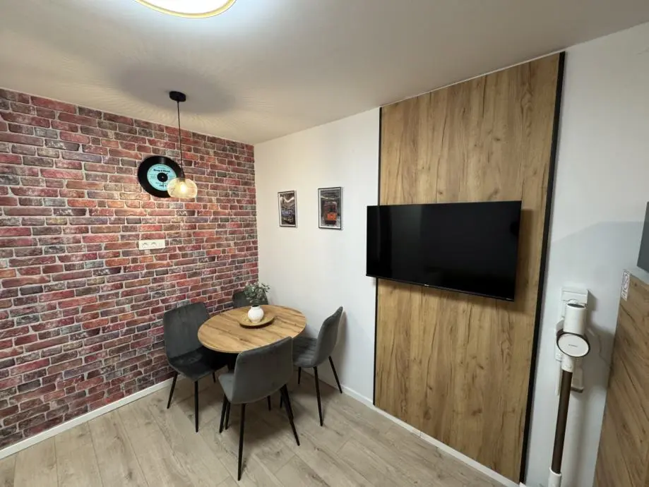 Listing Ad Image