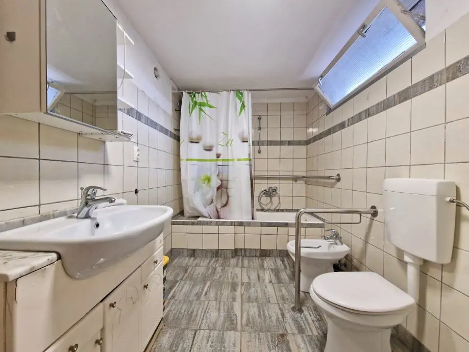 Listing Ad Image