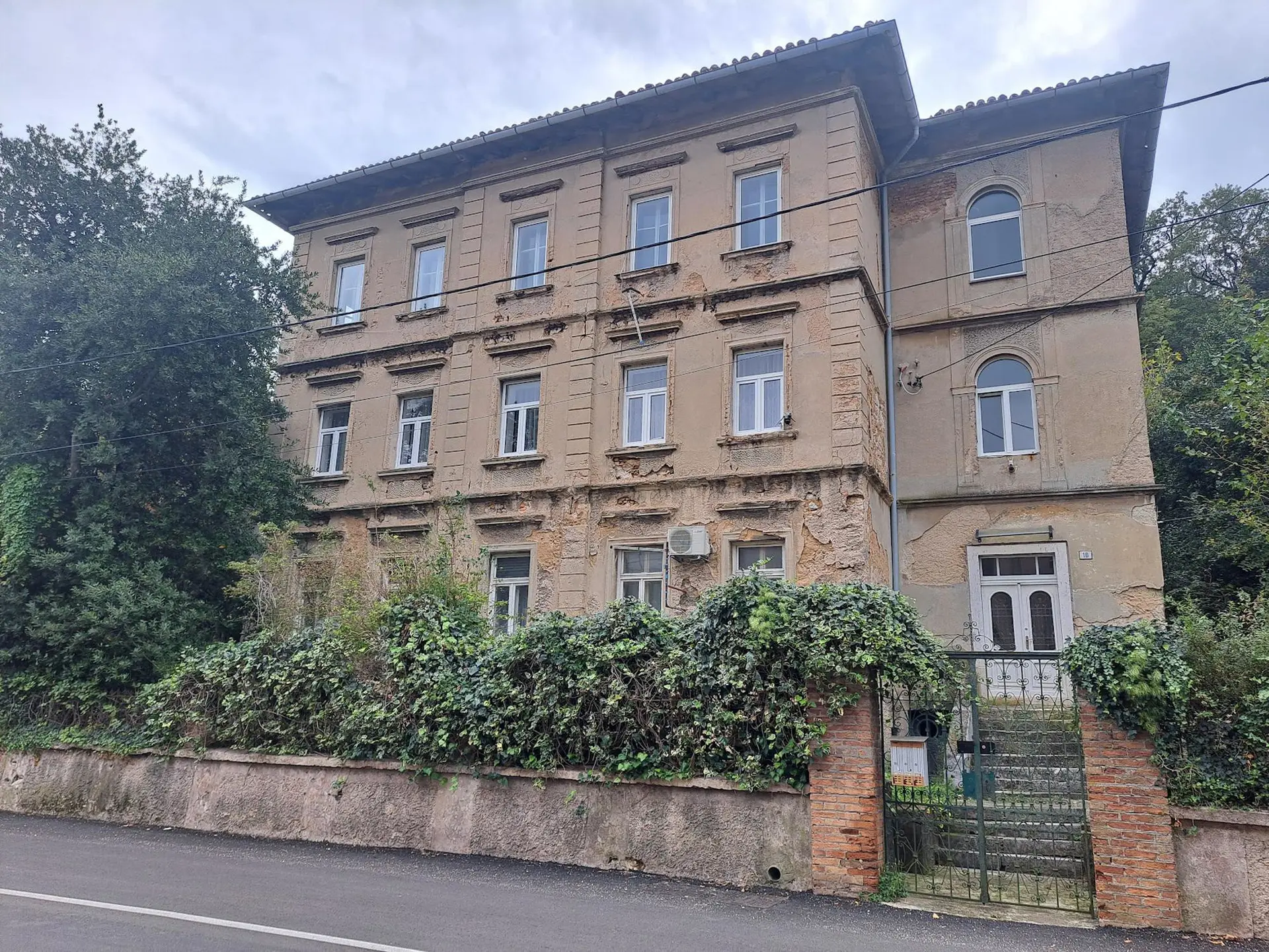 Listing Ad Image